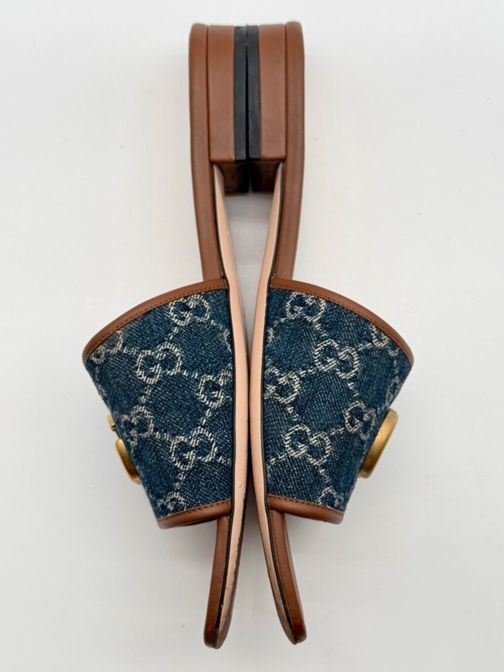 Gucci Jolie Denim Marmont GG
Monogram Miro Calfskin Slide
Sandals EU 40 US 10 - Picture 4 of 12